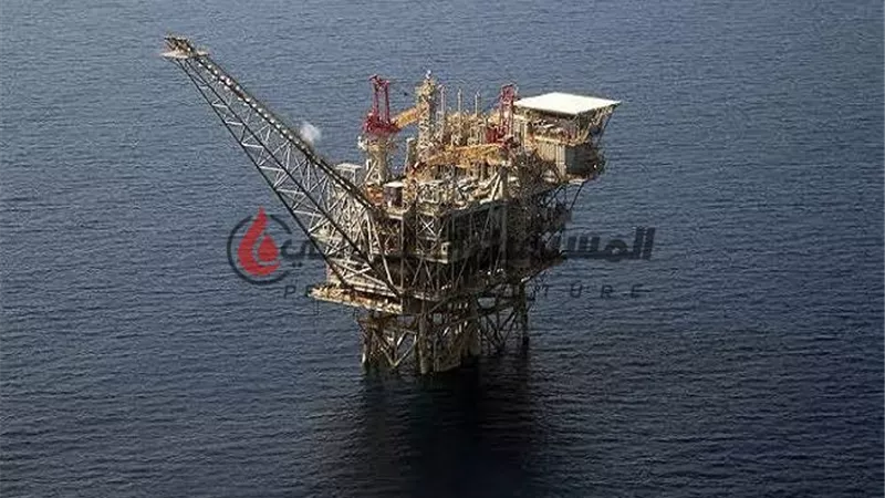 شركة عالمية تعيد التفكير بسبب 9 مليار برميل في حقل نفط عربي