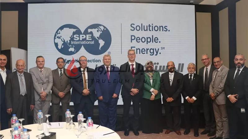 بدوي يلقي محاضرة بجمعية مهندسي البترول بحضور رئيس خالدة