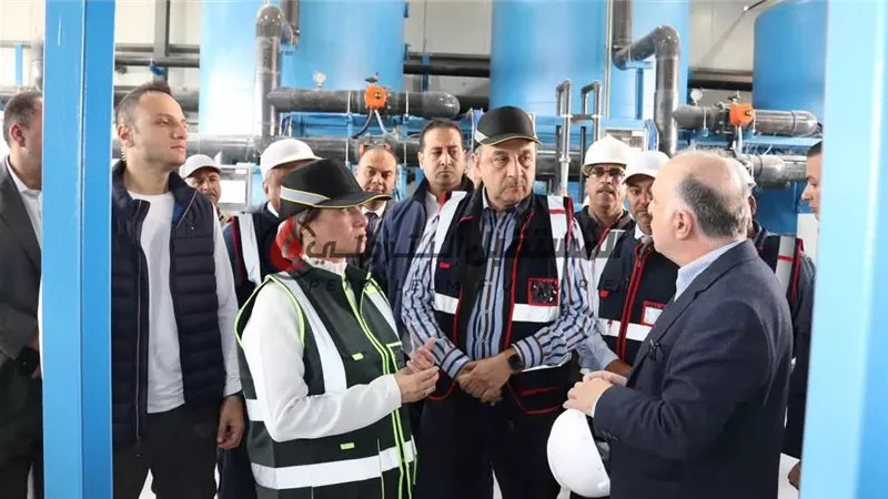 وزيرا قطاع الأعمال والبيئة يتفقدان مشروع معالجة مياه الصرف الصناعى بشركة النصر للأسمدة