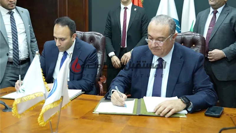 مصر توقع اتفاقية لاستئجار وحدة تغييز عائمة لاستقبال شحنات الغاز المستوردة