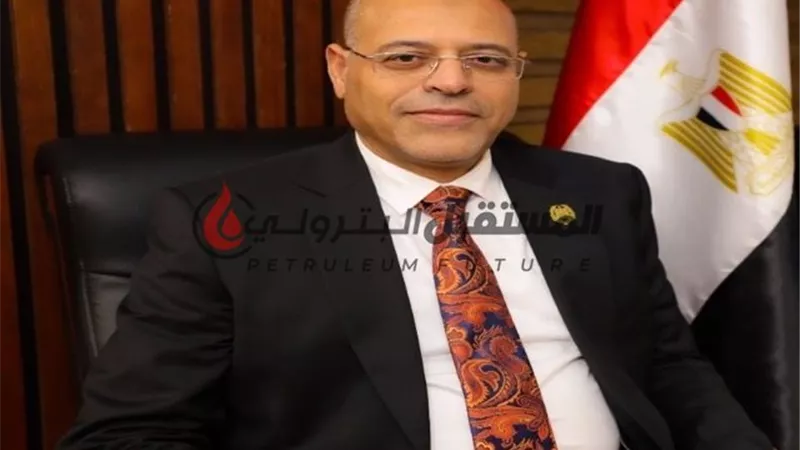 وزير العمل يُقرر زيادة المنح الدورية للعمالة غير المنتظمة من 500 إلى 1000 جنيه