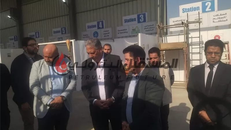 علاء البطل يتفقد اعمال انشاء مدرسة قطاع البترول للسلامة بالسخنة