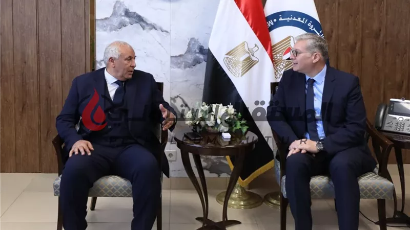 بدوي يستعرض مع الزملوط ثروات الوادي الجديد التعدينية