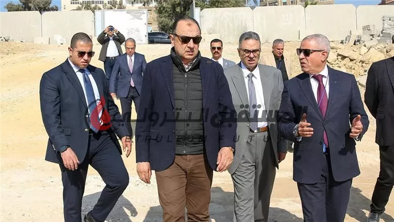 وزير قطاع الأعمال العام يزور 