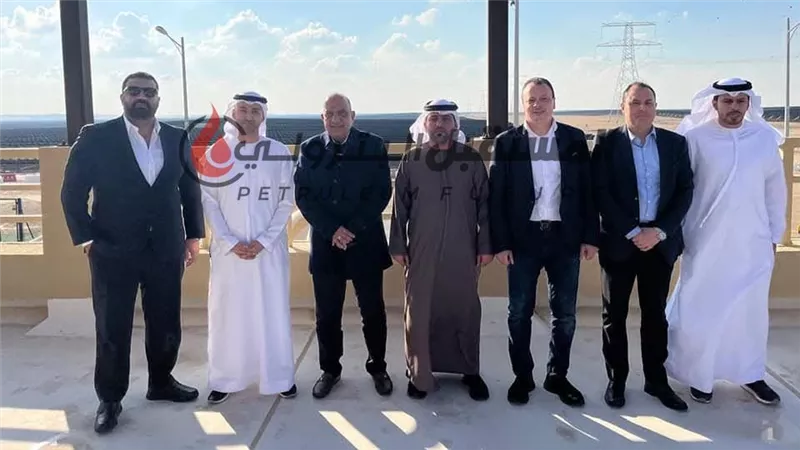وزير الكهرباء يزور محطة الظفرة للطاقة الشمسية ويبحث مع مسئولي شركة 