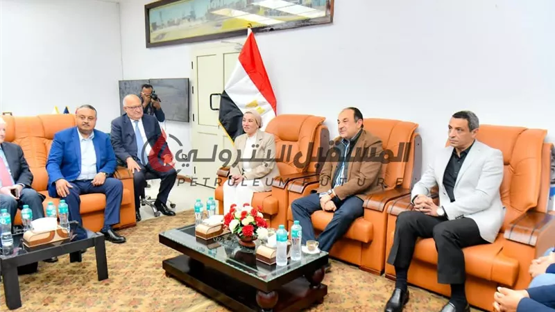 وزيرا قطاع الأعمال العام والبيئة يعقدان لقاء موسعا مع محافظ السويس ونواب البرلمان