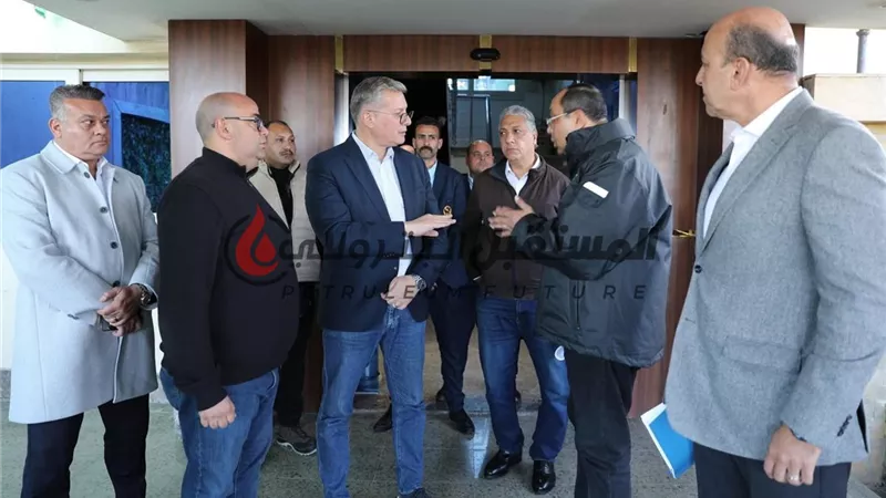 بالصور: بدوي يتفقد مجمع موبكو لإنتاج الأسمدة بدمياط