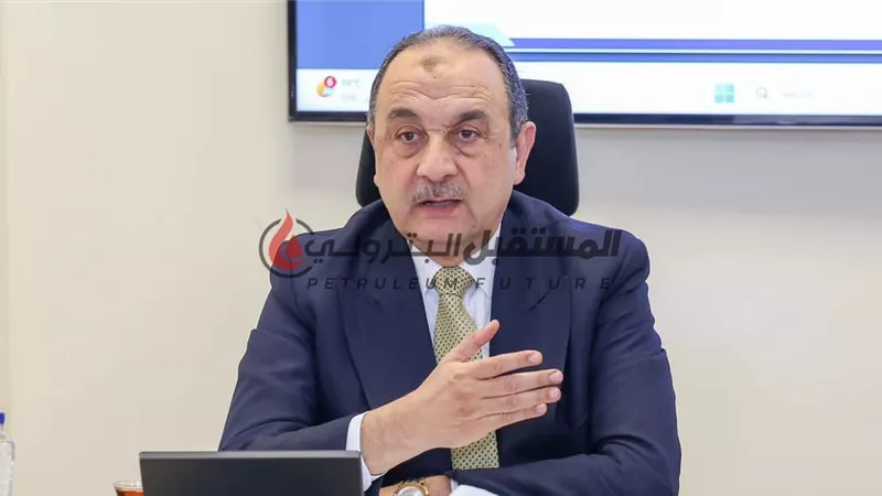 وزير قطاع الأعمال العام يجتمع برؤساء شركات الأدوية لمتابعة مؤشرات الأداء المالية والتشغيلية