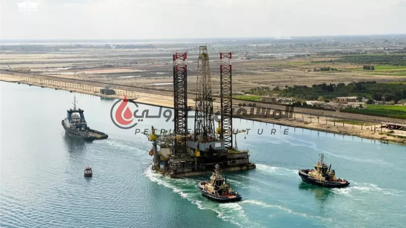 قناة السويس تشهد عبور الحفار ADMARINE260 مقطورا ‏في عملية عبور غير تقليدية