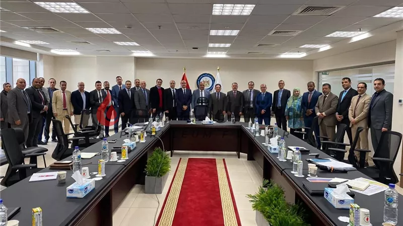 سمير رسلان يستعرض قصص النجاح في مناطق أمتياز الصحراء الغربية وخليج السويس