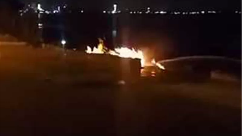 مصدر يكشف : نيران تخرج من باطن الأرض على طريق المحمودية دسوق بالبحيرة