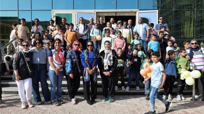 القابضة للبتروكيماويات تحتفل بيوم اليتيم