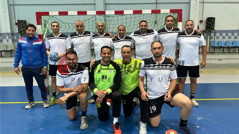 النصر للبترول يتصدر أول مجموعة دورى قطاع البترول لكرة اليد 
