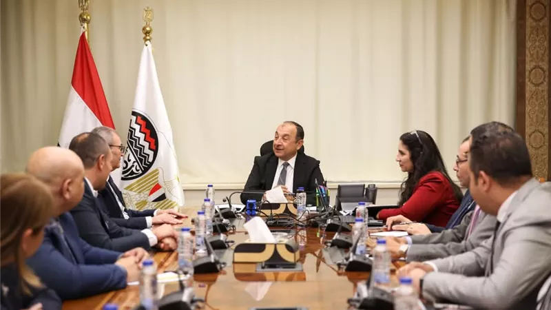 وزير قطاع الأعمال العام يبحث مع مجموعة شاهينلر القابضة التركية فرص التعاون والاستثمار