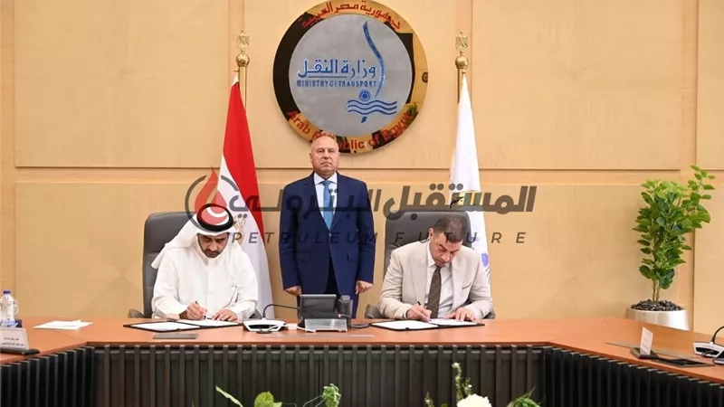 وزير الصناعة والنقل يشهد توقيع عقد ترخيص شركة جرين فالي لخدمات السيارات الكهربائية