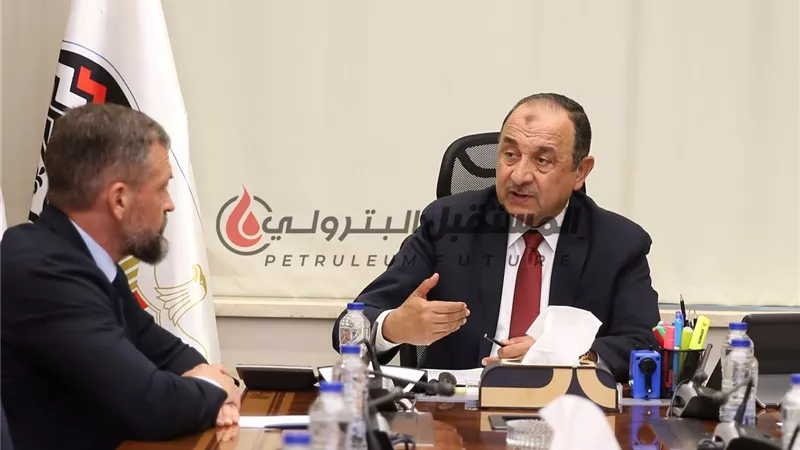وزير قطاع الأعمال العام يبحث مع تحالف بقيادة 