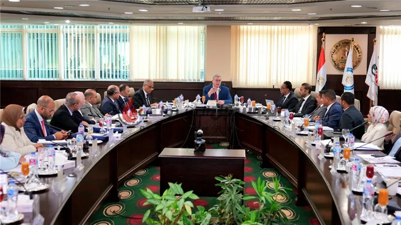 وزير البترول يعتمد اعمال الجمعية العامة لشركة ايثيدكو 