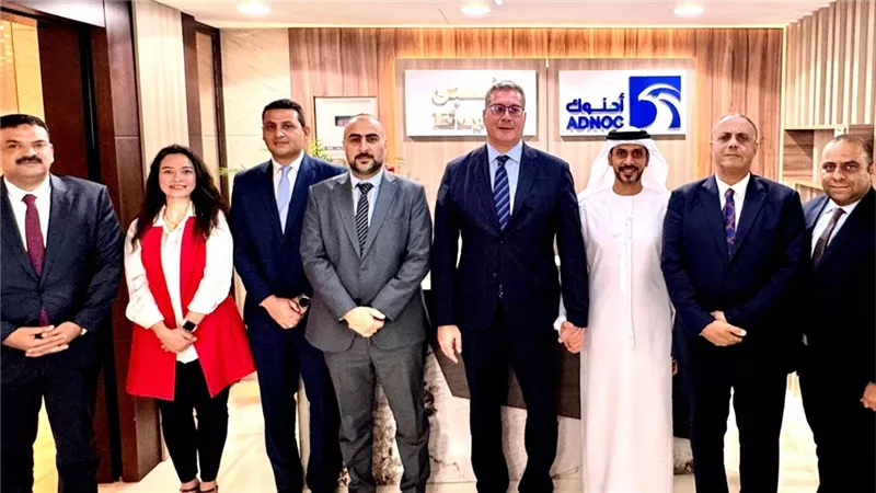 وزير البترول يتفقد مقر شركة إنبي في أبوظبي