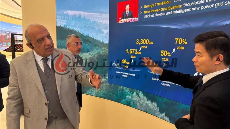 وزير الكهرباء والطاقة المتجددة يزور معامل اختبارات أنظمة بطاريات تخزين الطاقة بشركة هواوي فى الصين
