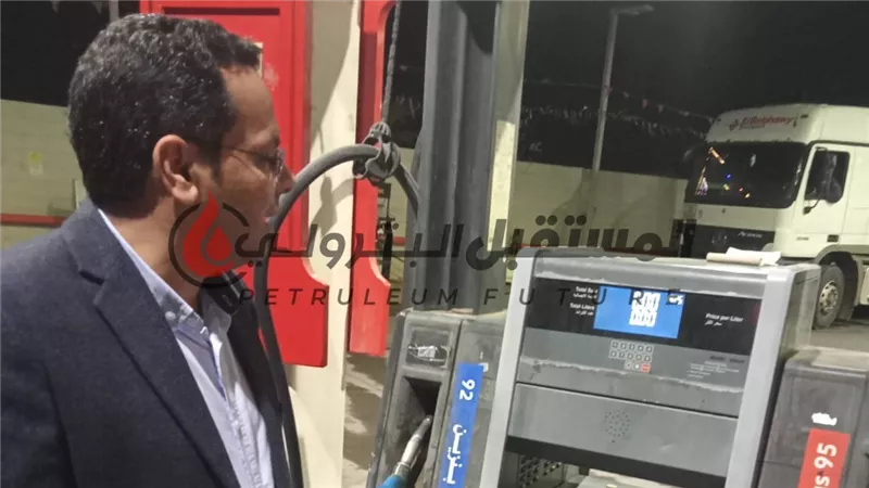 تموين السويس يتابع تطبيق أسعار البنزين الجديدة بمحطات الوقود 