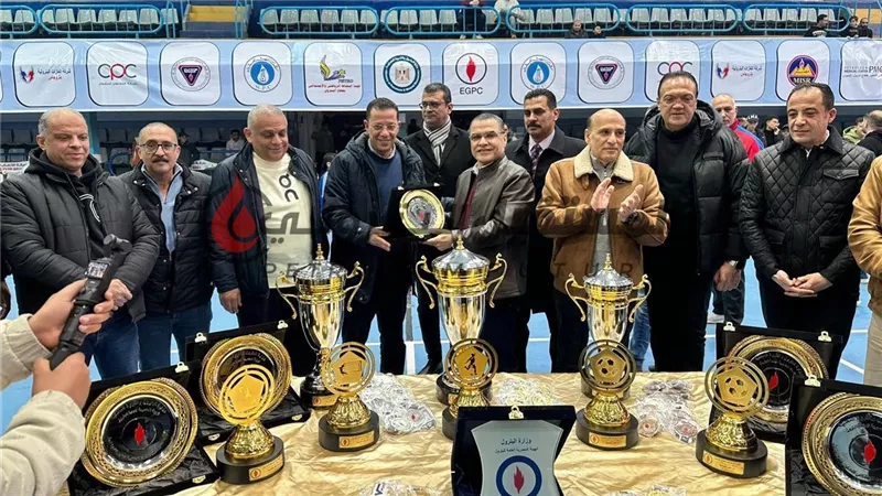 النصر للبترول تحصد كأس الدورة الرمضانية لقطاع البترول بالسويس 