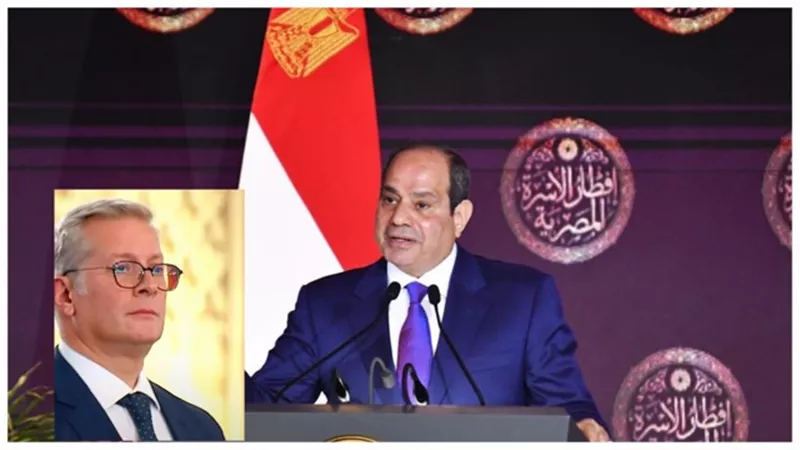 الرئيس السيسي..أنا شايف كريم أمامي.. هل هي نظرة تحذير أم ثقة؟