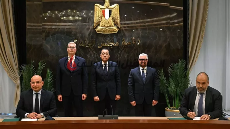 رئيس الوزراء يشهد توقيع عقد مشروع 