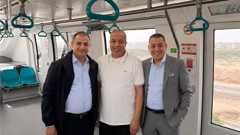 علام والبهنساوي وغنيم في المونوريل..إعلام البترول يدعم وسائل النقل الذكية
