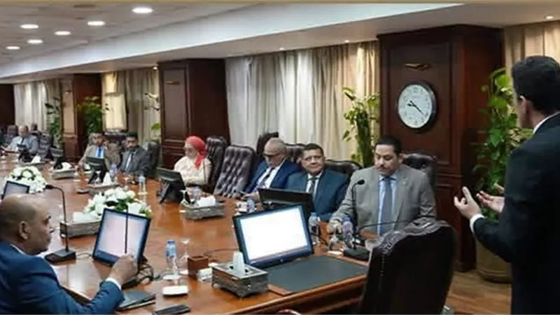 البترول تبدأ تطبيق منظومة المراسلات الإلكترونية في 120 شركة