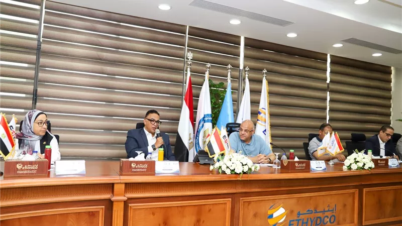محافظ الإسكندرية يزور إيثيدكو ويضع حجر الأساس لمشروع تطوير طريق النهضة بالعامرية
