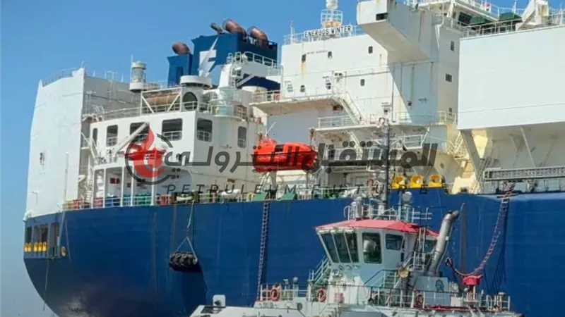 عاجل: البترول تنجح في تعويم السفينة ENERGOS WINTER بعد 14 ساعة من العمل المتواصل