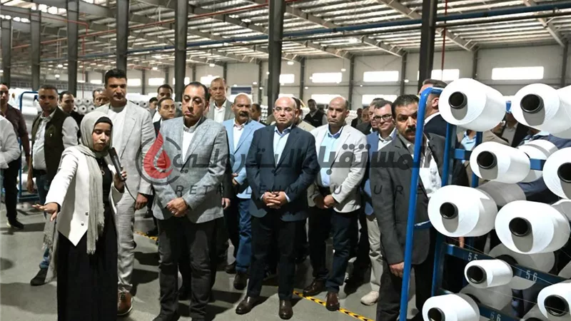 رئيس الوزراء يفتتح مصنع 