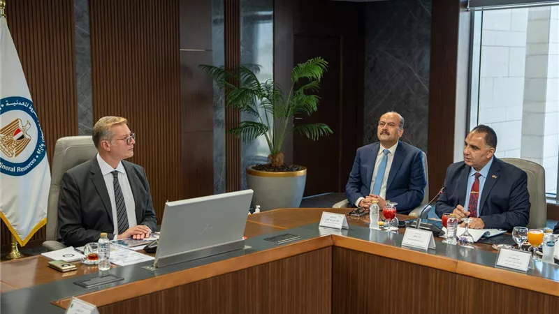 وزير البترول يعتمد نتائج أعمال شركة البتروكيماويات المصرية لعام 2025/2026