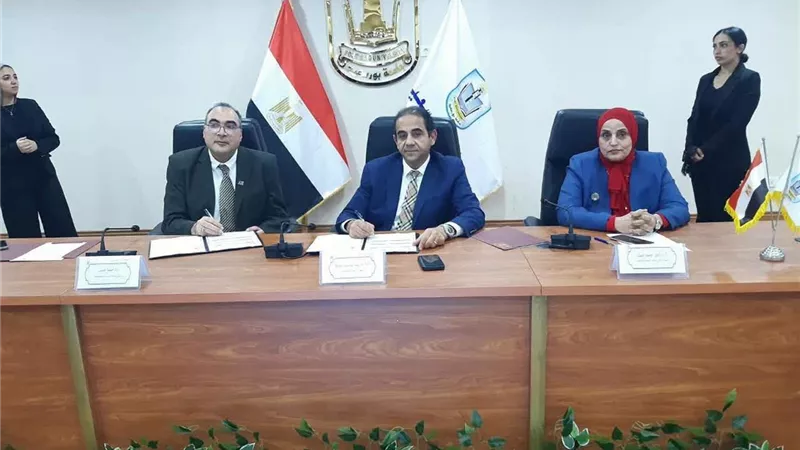 بتروبل تدعم التعاون بين جامعتي بورسعيد والسويدي في التدريب والمنح الدراسية