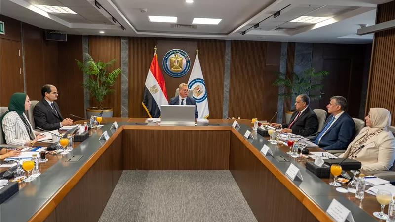  وزير البترول يعتمد نتائج الهيئة العامة للبترول لعام 2025/2026 