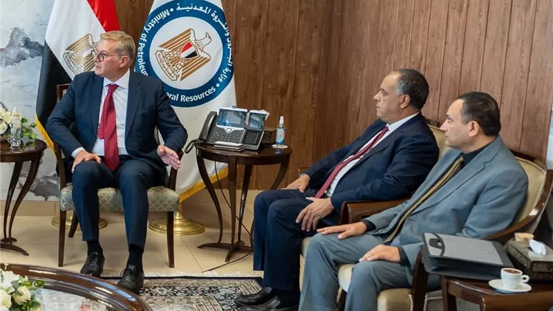 إسحاق سعد يظهر في لقاء الوزير وإيني بعد غياب