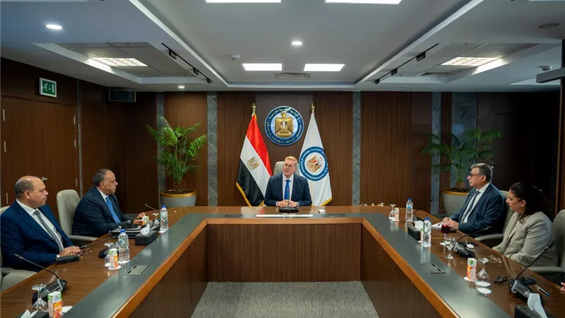 وزير البترول  يتابع مع المجلس التنفيذي لهيئة البترول خطط زيادة الإنتاج وتأمين الإمدادات ورفع كفاءة الأداء