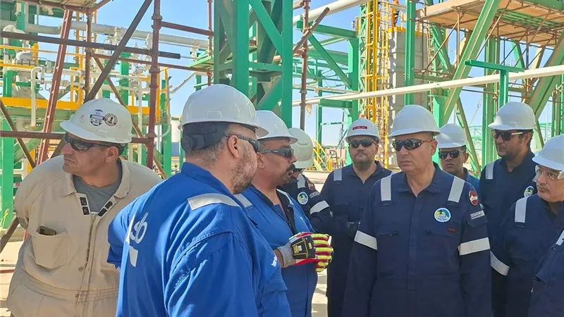 رئيس عجيبة يتفقد مشروع محطة الغاز الجديدة ويتابع معدلات التنفيذ
