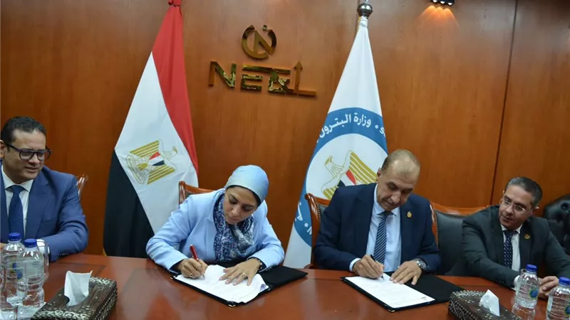أموك والنيل يوقعان بروتوكول تعاون لشحن وتخزين المازوت