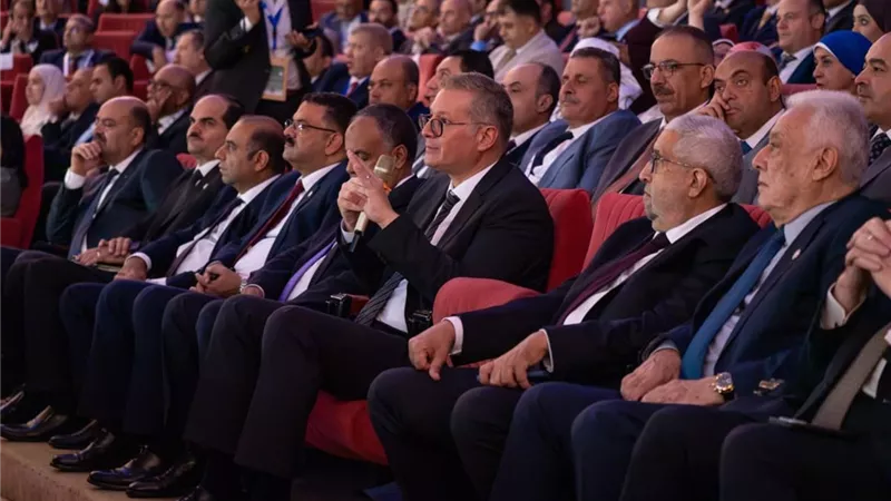 وزير البترول في حوار مع الطلاب: الشباب شركاء في تطوير صناعة الطاقة وصياغة مستقبلها